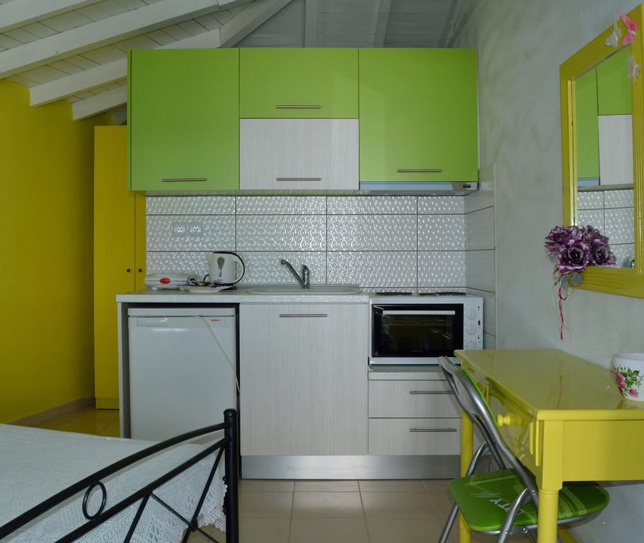 Studios Soula Alonnisos Town Bilik gambar